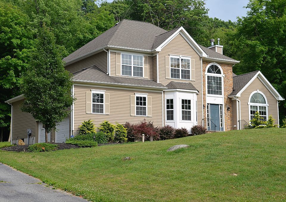 1st image of 17 Upper Plateau Dr