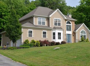 17 Upper Plateau Dr, Vernon, NJ 07462