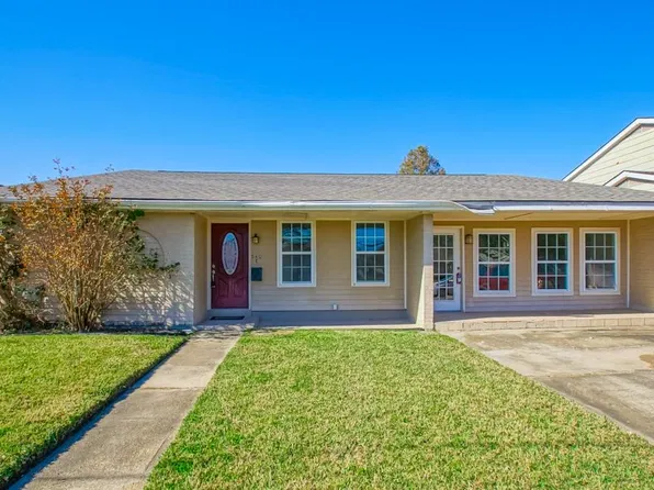 540 Oakwood Dr, Gretna, LA 70056