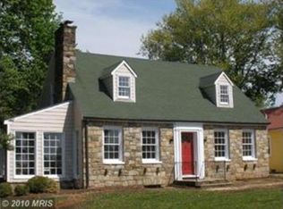 402 W Washington St, Middleburg, VA