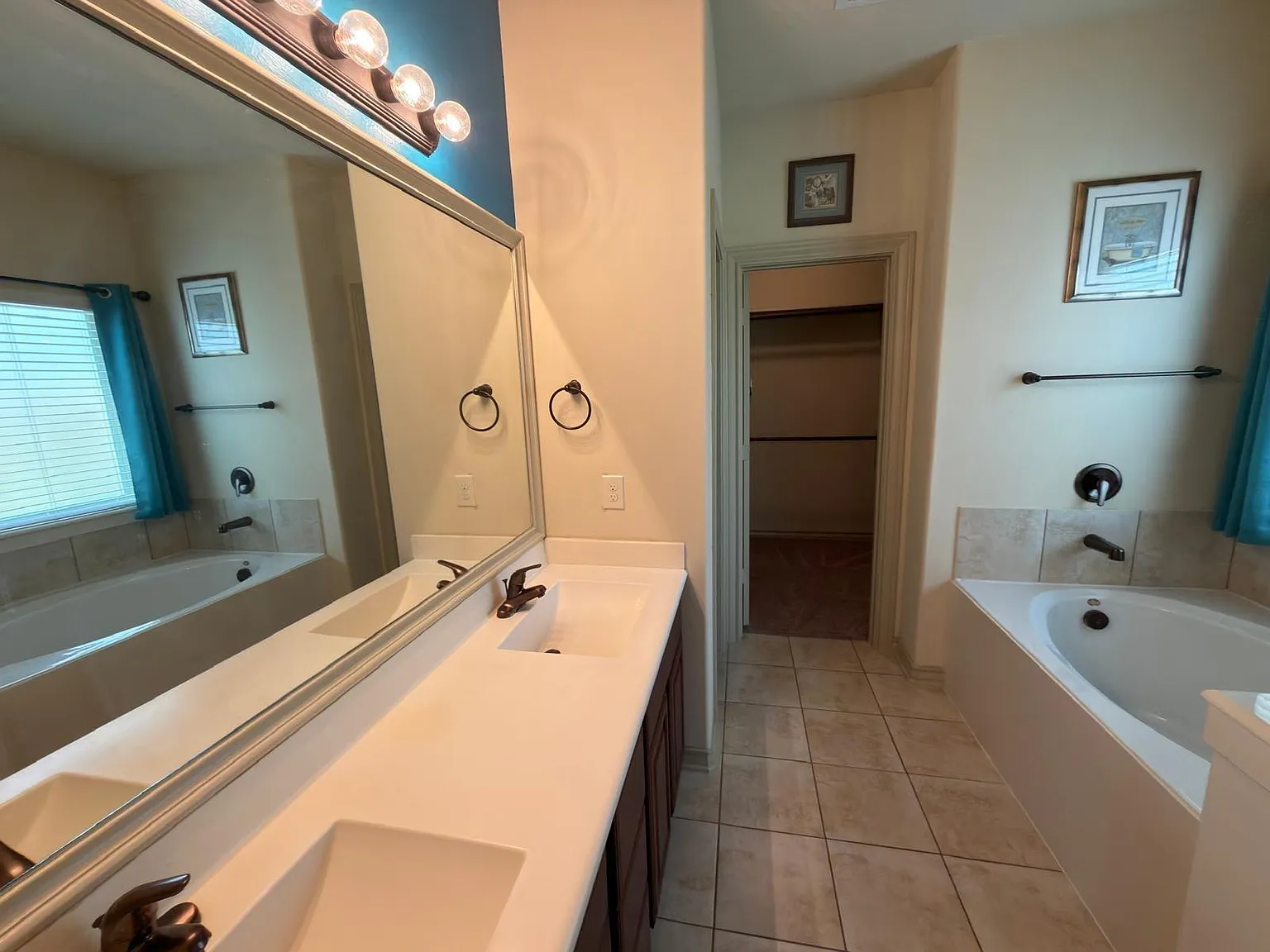 3 bed, 3.0 bath, 2414 sqft, $2,300 — Photo 4