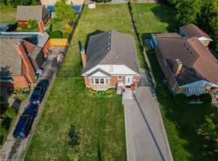 37 Lower Horning Rd, Hamilton, ON L8S3E9