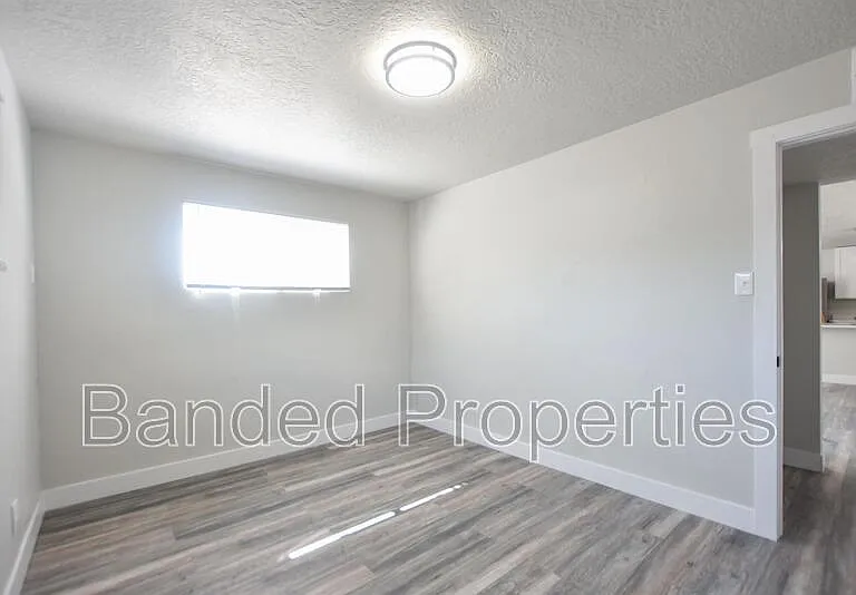5155 S 4660 W — Photo 9