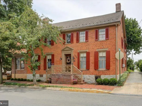130 S Carlisle St, Greencastle, PA 17225