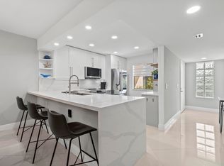 350 Lakeview Dr APT 202, Weston, FL 33326