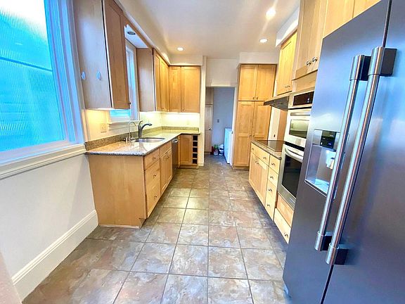 5th image of 2675 Greenwich St