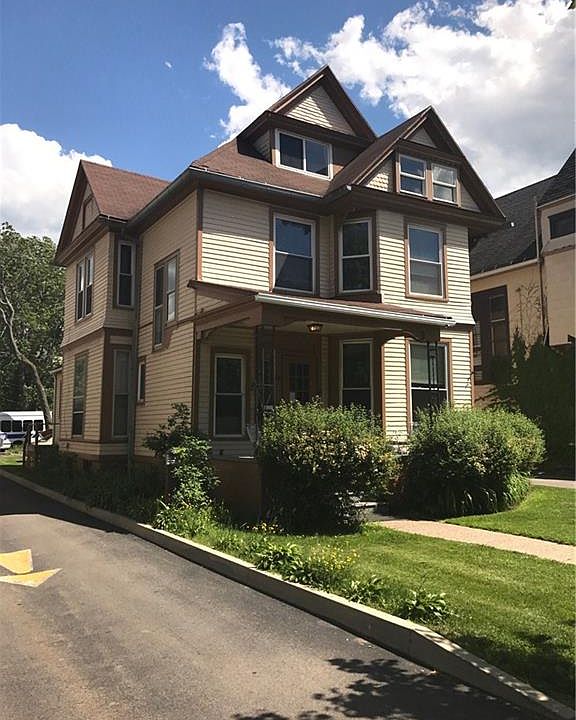 2nd image of 34 Meigs St