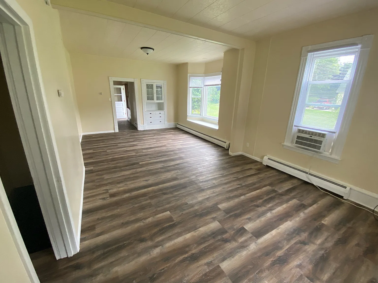 4 bed, 2000 sqft, $1,600 — Photo 3