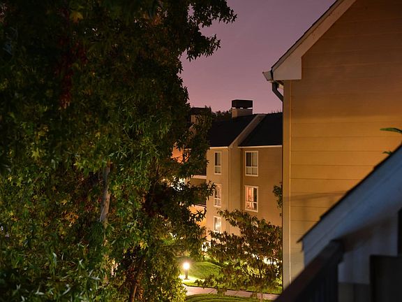 5th image of 630 Park View Dr APT 313