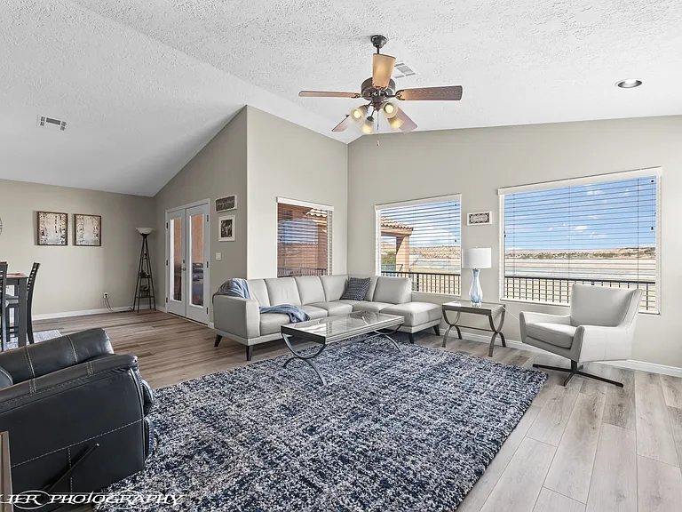 241 Palmer Ln — Photo 14