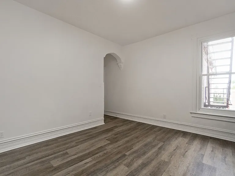 46 S 10th St #2 — Photo 9
