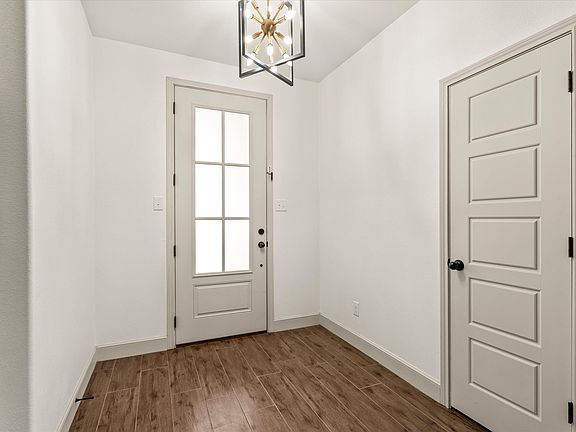3rd image of 5719 116th St