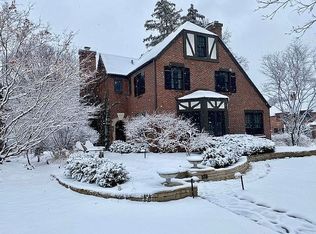 239 N Montclair Ave, Glen Ellyn, IL 60137