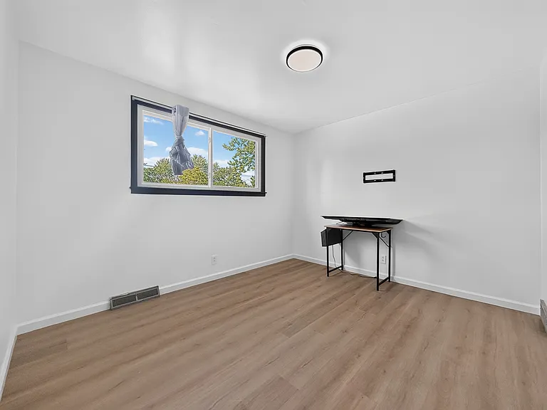 1705 E Granet Ave — Photo 26