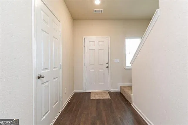 4 bed, 2.5 bath, 1987 sqft, $1,795 — Photo 3