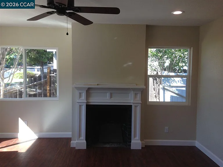 1448 Rosal Ln — Photo 11