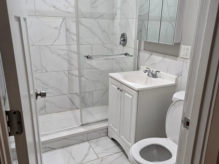5633 N Mozart St #1 — Photo 8
