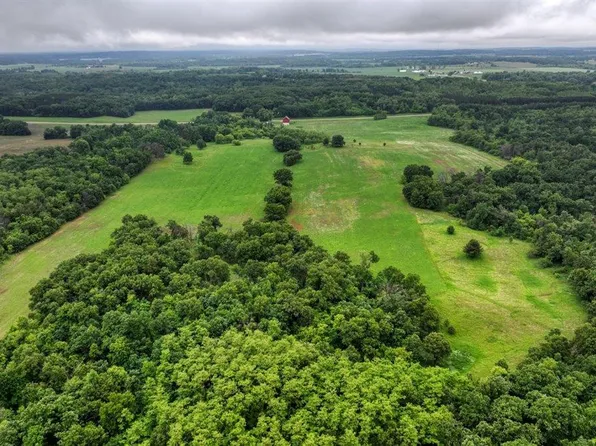 256 County Road P, Oxford, WI 53952