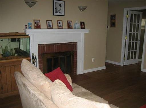 4th image of 40 Fisher St