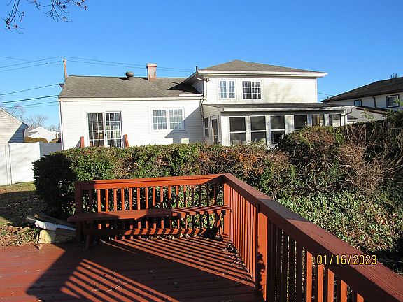 3rd image of 10 Ovington Dr