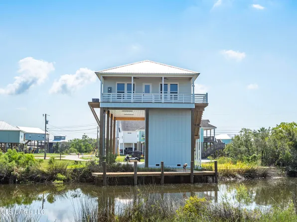4143 N Nassau St, Bay Saint Louis, MS 39520