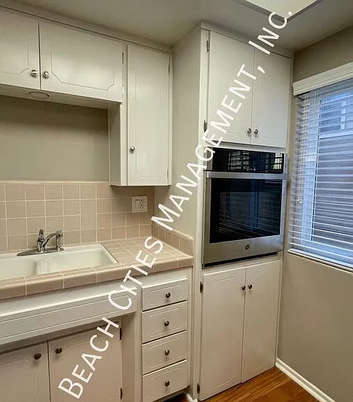 2033 E 3rd St #1B — Photo 20