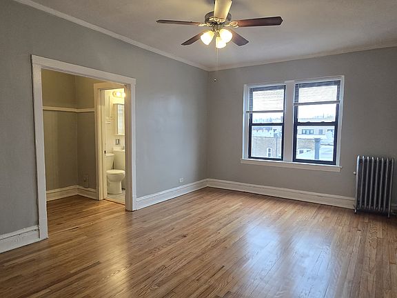 2nd image of 3412 W Montrose Ave APT 305