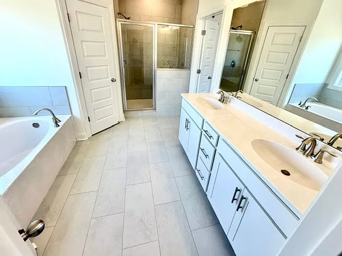 7455 Newbury Dr — Photo 6