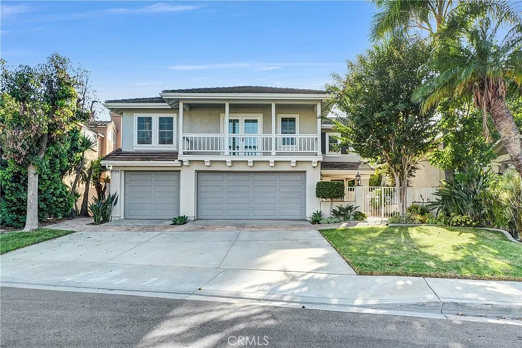 4 bed, 2825 sqft, $6,300 — Photo 1