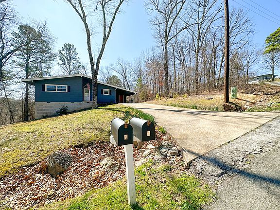2nd image of 4 Wing Ln