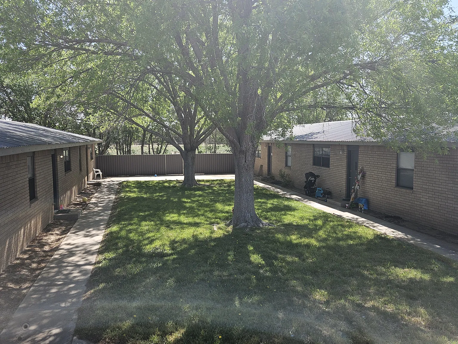 2 bed, 800 sqft, $800 — Photo 1