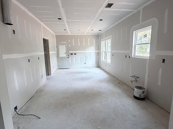 4th image of 1501 Keron Way