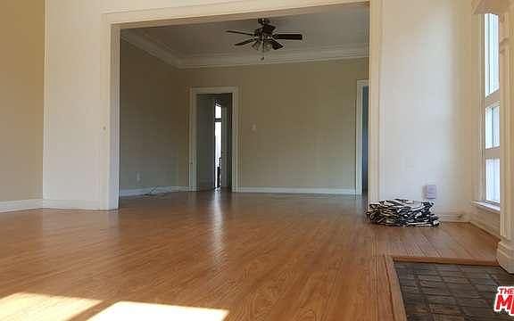 2nd image of 860 S Berendo St
