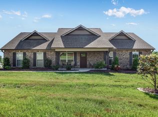 1402 Sally View Dr, Friendsville, TN 37737
