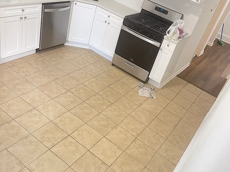 152 Sherman Ave — Photo 2