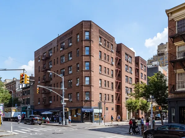 125 Christopher St APT 5D, New York, NY 10014