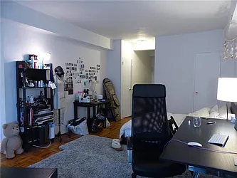 Rented by R New York