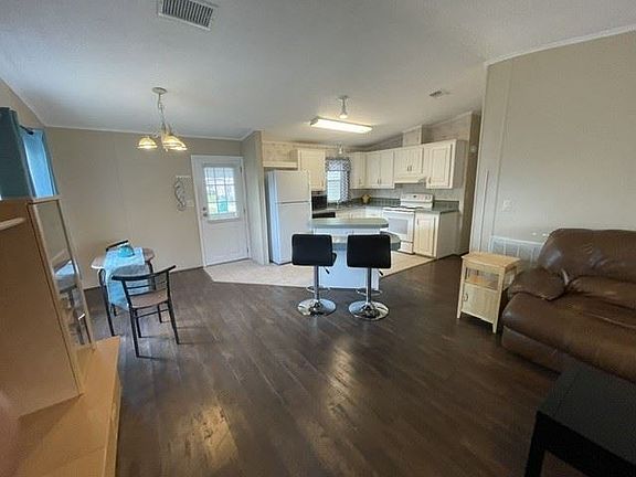 3rd image of 137 Highland Dr #929