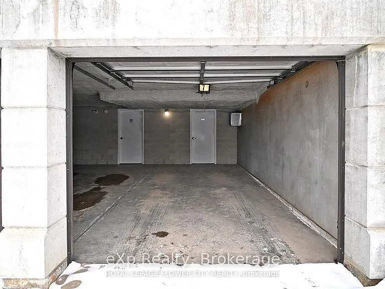85 William St N #401 — Photo 17