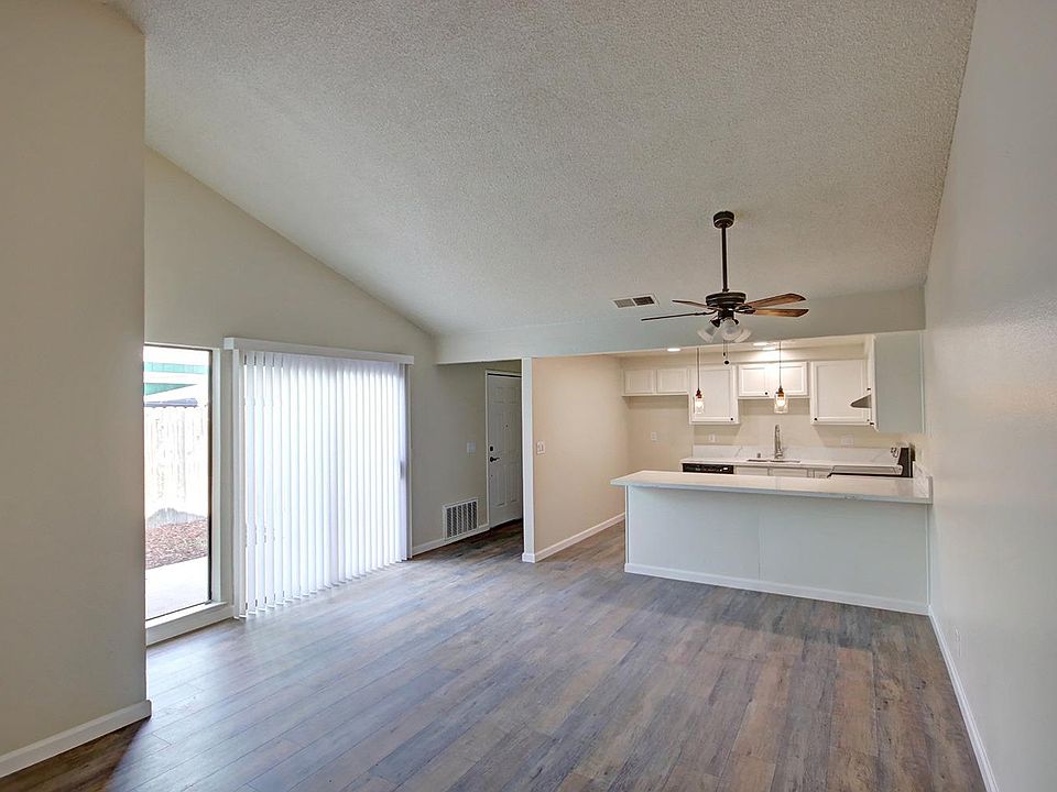 2nd image of 7216 Willow Wind Ct