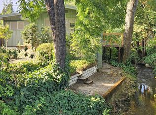 355 SW L St, Grants Pass, OR 97526