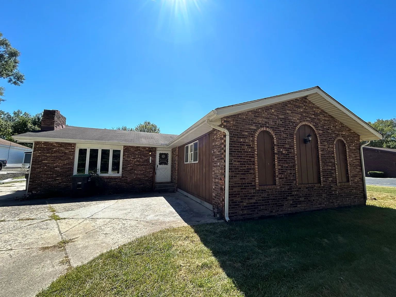 4 bed, 1864 sqft, $2,300 — Photo 1