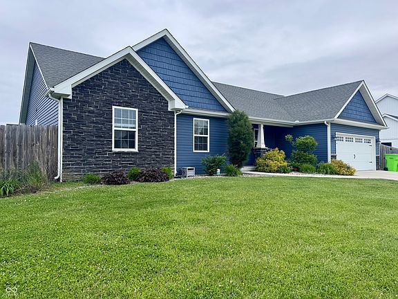 3rd image of 135 Bentley Dr