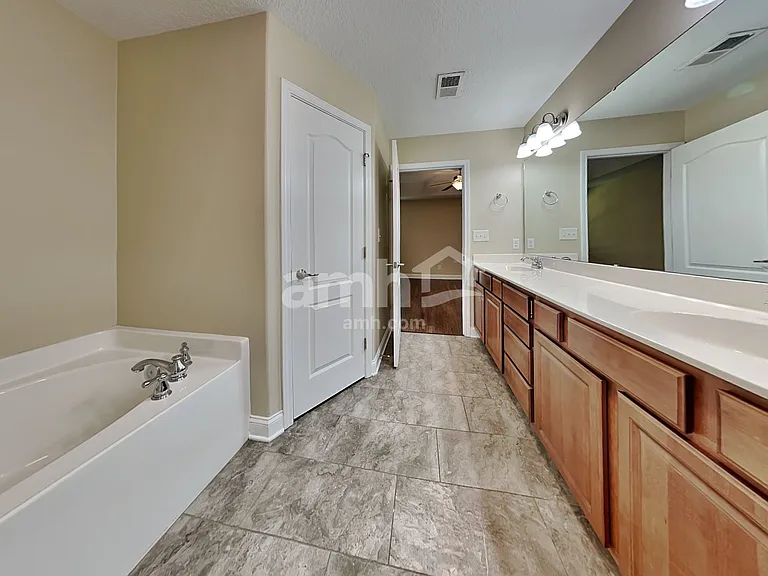 7194 Caley St — Photo 17