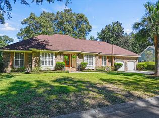 958 Harbortowne Rd, Charleston, SC 29412