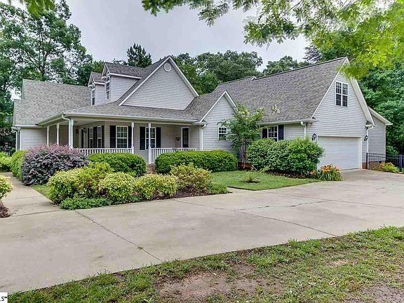 3rd image of 32 Brooke Ann Ct