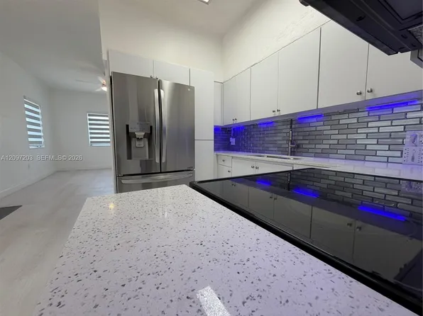 230 Beacom Blvd #2, Miami, FL 33135