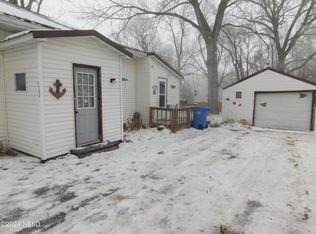 1133 N Smith St, Clark, SD 57225