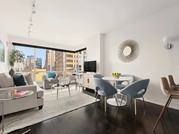 350 W 42nd St APT 23D, New York, NY 10036