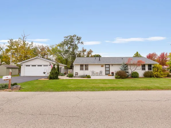 315 Grand Blvd, Wauconda, IL 60084